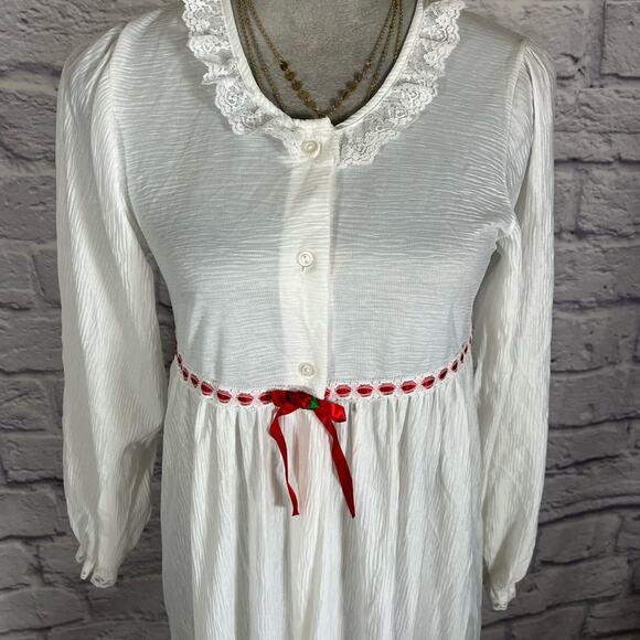 Vintage 80’s Girlhood Core White Long Sleeve Dressing Robe with Red Ribbon - Picture 2 of 5